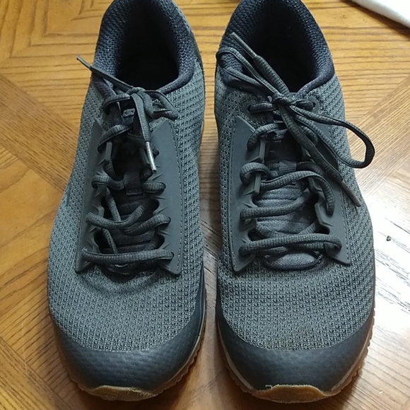 Men's FILA Sneakers - Picture 1 of 2